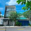 - Bán nhà DT 5x18=90m2 - Vị trí gần ngã 4 Nguyễn Bình - Lê Văn Lương và 2 trường Đại học.