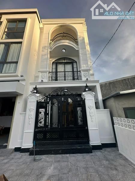 Bán Nhà 3 Tầng Kiệt Ô Tô Hoàng Quốc Việt Gần Đại Lộ Võ Nguyên Giáp Full Nội Thất An Cư