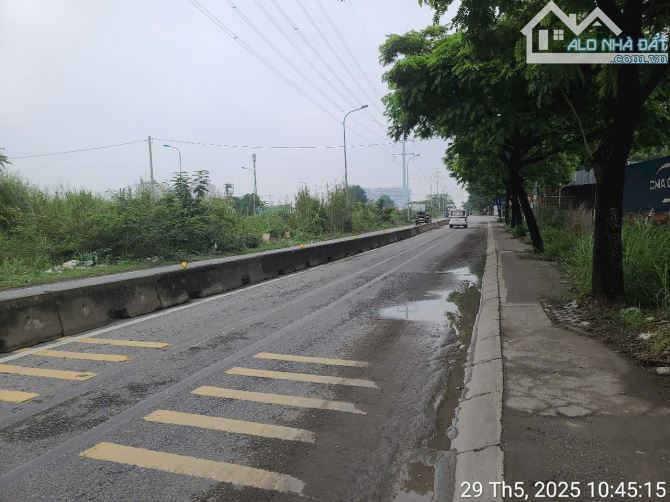 Bán đất vườn MT đường Võ Chí Công p Phú Hữu Tp Thủ Đức