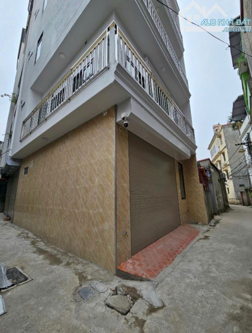 Việt Hưng, 5 tầng thang máy, oto vào nhà