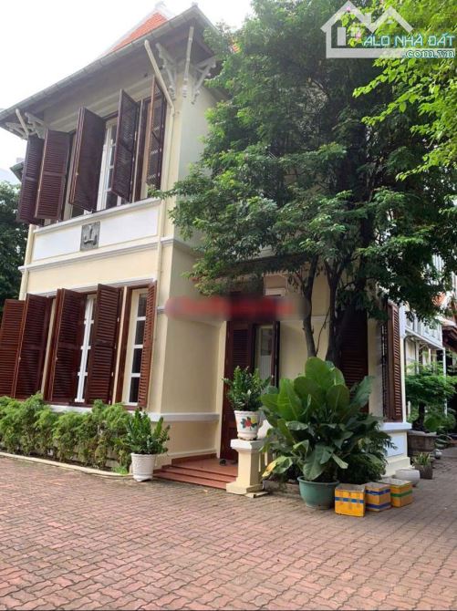 Cho Thuê Biệt Thự Villa 700m2 đất - GÓC 3 MT Võ Thị Sáu, Quận 3 - 25mx28m-1T 1L- 550 Triệu