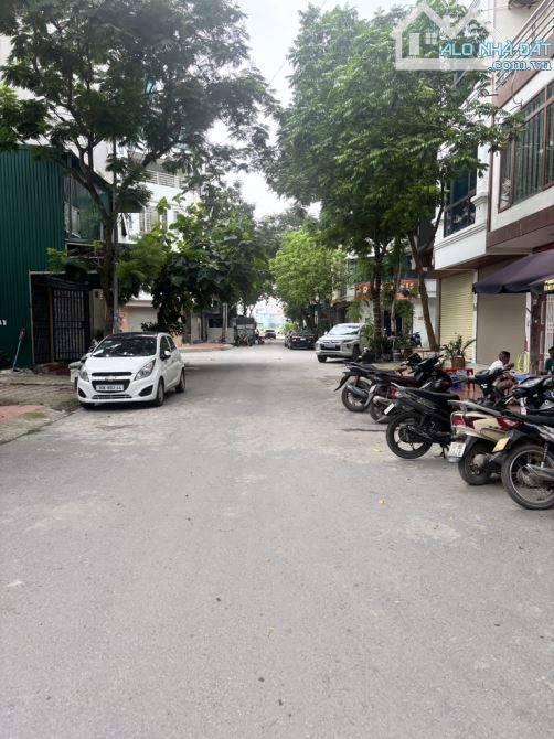 Bán đất dịch vụ liền kề Kiến Hưng – 50m² – Mặt tiền 4m – Giá 10.9 tỷ – Ô tô vào đất
