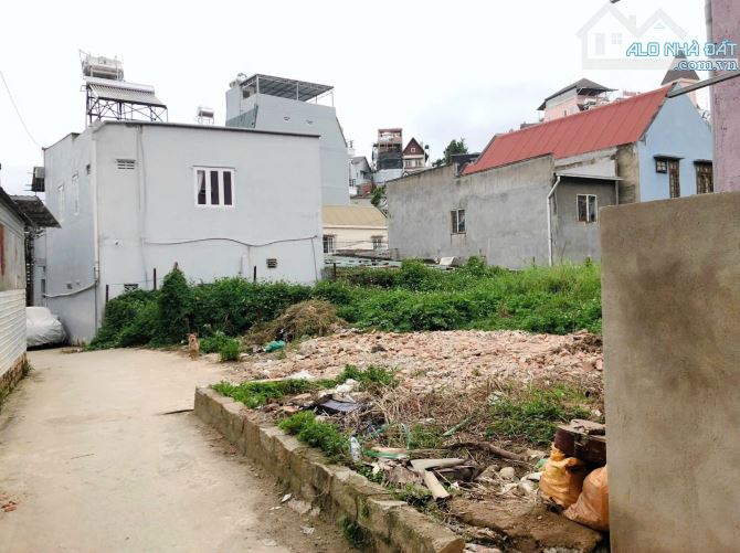 Chỉ hơn 4 tỷ có 106m2 srxd, ngang 5m, đường ô tô tại trung tâm P6, ĐL