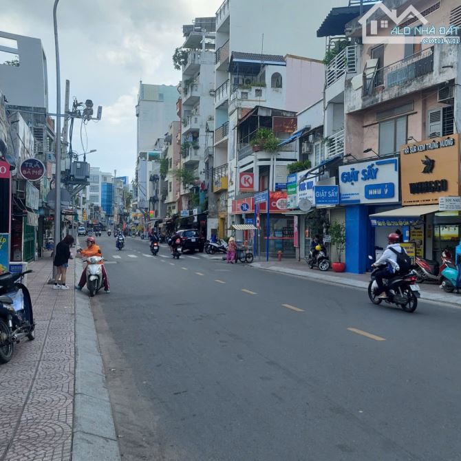 Nhà bán: đường Huỳnh văn Bánh, Q Phú nhuận. DTSD 29m2. 3 Tầng. Giá 9,5 tỷ