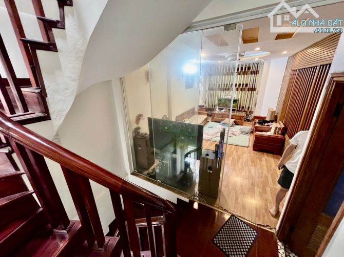 💥Nhà Đẹp ở Ngay - Mễ Trì-39M x 5 Tầng - Nhỉnh 7 Tỷ- Ngõ Nông