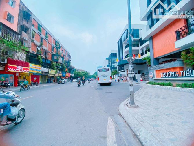 🏡 Bán nhà CHÙA BỘC, toà CCMN, CHDV, 13 phòng, dòng tiền 130tr/tháng. DT 90m2, 7t, 24.5tỷ