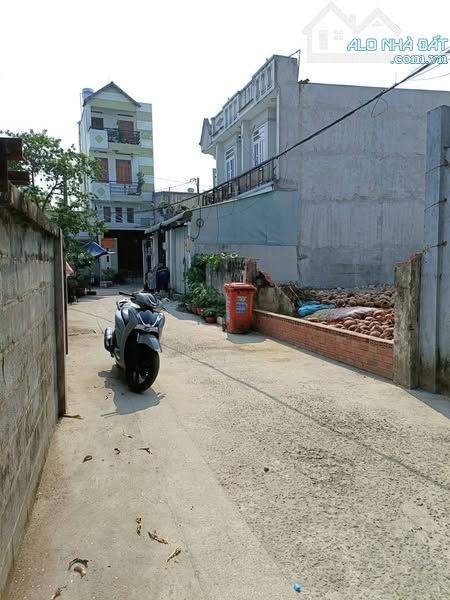 bán gấp lô đất 102m2 - gần chợ xuân thới thượng - giá chỉ 1 tỷ 850 triệu - gọi XEM ĐẤT
