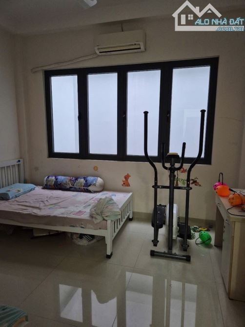 NHÀ ĐẸP 4 TẦNG,VỊ TRÍ  ĐẸP,GẦN MẶT TIỀN,TÔ HIỆU TÂN PHÚ 70M2 GIÁ 9TỶ