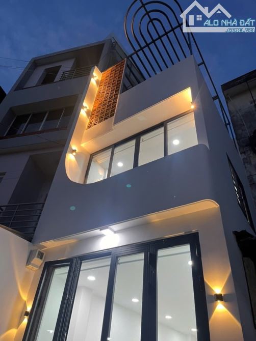 🚘 BÁN NHÀ MỚI ĐẸP – HXH ĐẬU CỬA – P10, PHÚ NHUẬN – 40M² – 3 TẦNG – 7.x TỶ