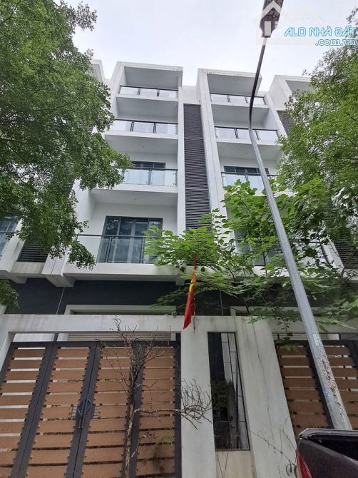 Bán phân lô liền kề Vinaconex 21 61m2, 5 tầng, ô tô tránh chỉ 13.X tỷ
