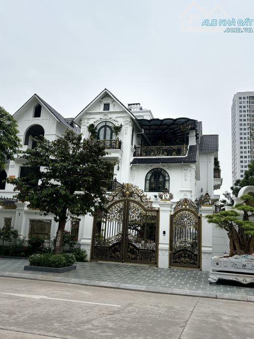 Bán Biệt thự Gelximco đường Lê Trọng Tấn Hà Đông, 10 căn góc 380m2 đến 640m, nhỉnh 50 tỷ