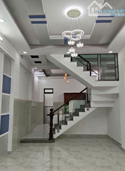 Cần bán nhà 4x14 hẻm xe hơi đường số 8 , đúc 1 lầu , Bình Tân