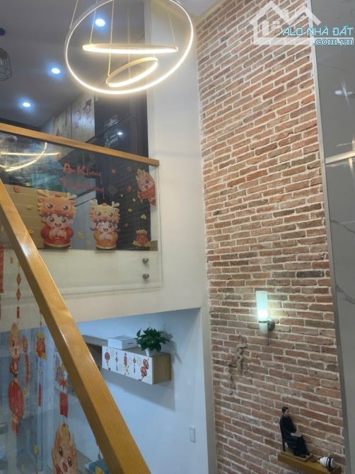 Bán nhà 5 tầng Bàu Cát Tân Bình, 39m², hẻm ô tô, full nội thất
