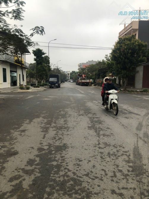 Bán đất Xuân Ổ A . dt 81m . mt 6m . hướng TB . giá 7 ty5