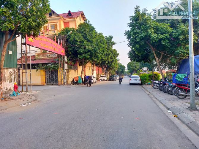 Giám GIÁ 300tr! Bán NHANH ĐẤT tặng nhà C4 Phúc Lợi, ngõ ô tô, 55m, MT 4m, nhỉnh 5 tỷ