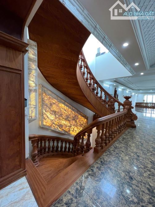 Siêu phẩm Nhà 3 Lầu Mặt Tiền đường Điểu Xiển P. Tân Biên, gần Siêu Thị Gỗ Tây, Ga Hố Nai