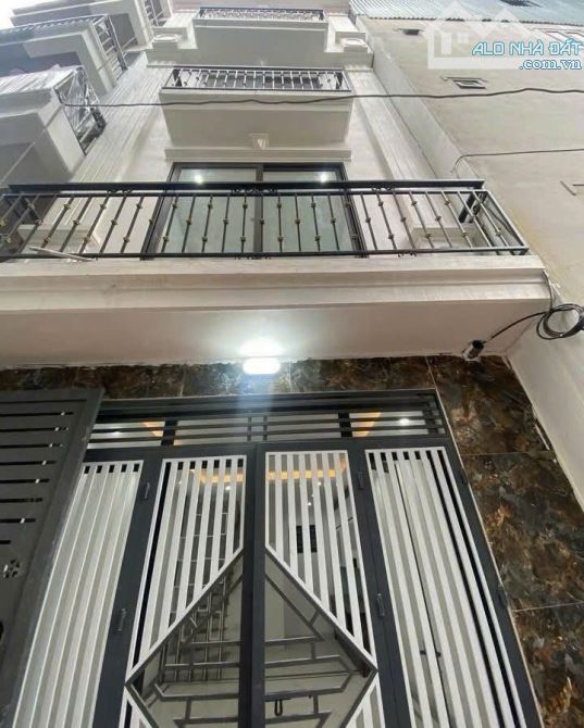 Siêu Hiếm- chủ nhà cần bán gấp căn nhà La Tinh 1 , DT 33,5 - Gía 3ty65 , Đai Học Phenikaa