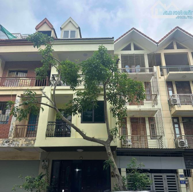 Bán Gấp Liền Kề Vip , Trục chính Kinh Doanh, Kđt Nam La Khê , 60m2 , 2 thoáng , Giá 12ty5