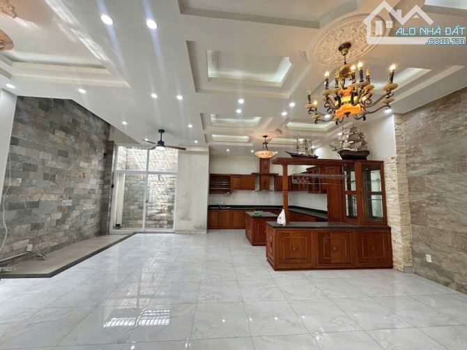 Giá 27 tỷ. BÁN BĐS HIẾM TẠI KHU D2D VÕ THỊ SÁU. 16x18m. 288m. Nhà 2 lầu. SHR