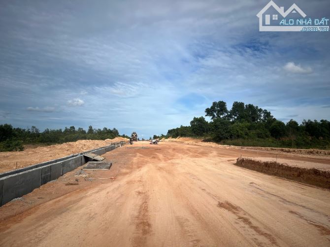 BÁN ĐẤT VƯỜN KIỆT BẢO ĐẠI - TRIỆU ÁI