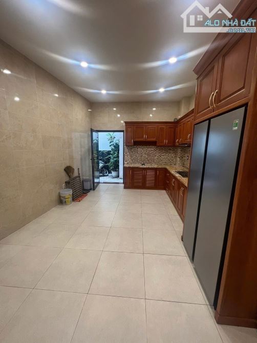 BÁN GẤP NHÀ TRẦN BÌNH TRỌNG, PHƯỜNG 2, QUẬN 5, TP. HCM