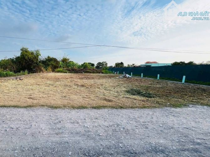 cần bán 485m2 đất 🌾 giá 1ty150 MT đường Hai Dung cách nhựa bự 835 tầm 500m, sổ sẵn