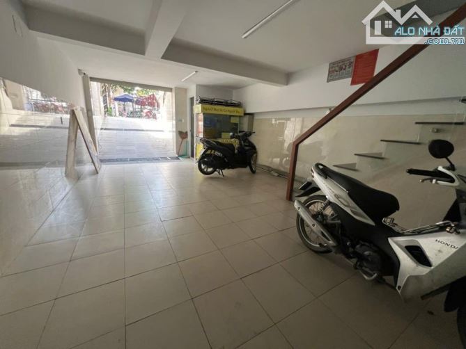 Bán nhà mặt tiền gần Phan Văn Trị, phường 10, Gò Vấp, 100m2, ngang 5m, 5 tầng, giá 23 tỷ