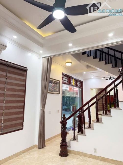 BÁN NHÀ 4T PHƯỜNG TRẦN HƯNG ĐẠO TP THÁI BÌNH 74,7  .4  .(2MT)4,79   và 11  .6,5tỷ