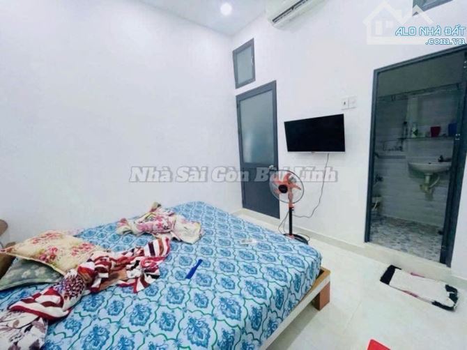 Nhà bán: đường Huỳnh văn Bánh, Q Phú nhuận. DTSD 29m2. 3 Tầng. Giá 9,5 tỷ - 10
