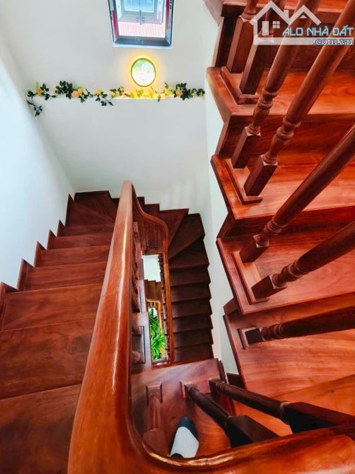 Nhà đẹp 339 Minh Khai, ngõ thông thoáng, sổ 57m2 x 5 ngủ hai thoáng full đồ. Giá 10.5 tỷ