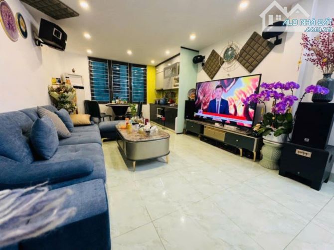 BÁN NHÀ QUAN NHÂN 7 tầng, 4 NHÀ RA MẶT PHỐ, hai thoáng trước sau, ngõ thẳng tắp, hơn 8 tỷ - 3