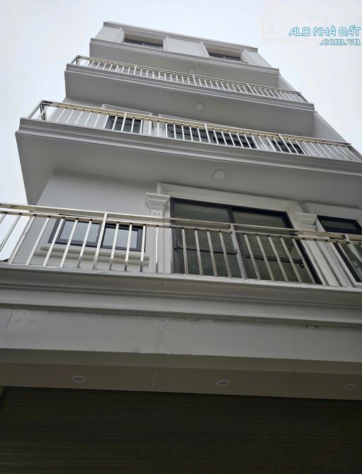 Việt Hưng, 5 tầng thang máy, oto vào nhà - 1