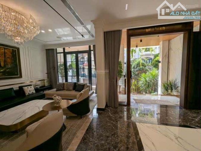 Bán Biệt Thự Siêu Đẳng Cấp Nguyễn Trọng Tuyển - Giá 68 Tỷ TL - 1