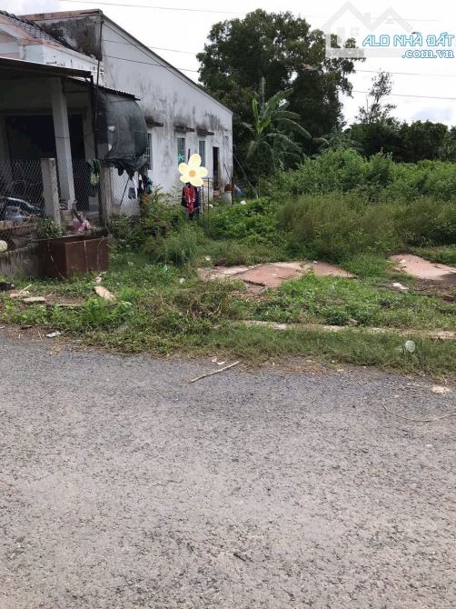 💰💰💰 GIÁ GIẢM : 1 tỷ 300 triệu 💯💯💯  🌳 Cần chuyển nhượng lại nền đất mặt tiền đường B - 1