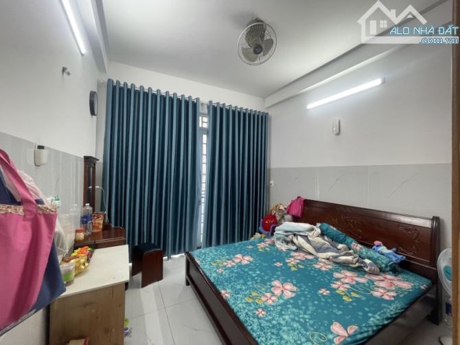 Gấp bán nhà Quận 9(cũ), giá 6.7 tỷ, kề Mt Lê Văn Việt, 3 tầng, đất dt 70m2. - 1