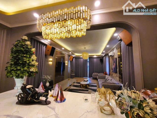 Bán nhà cực đẹp, nội thất cao cấp ngay chợ Dĩ An 2 - 85m2 4 tầng - 8.3 tỷ - 1