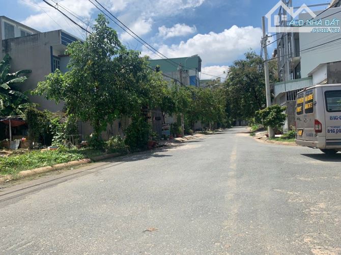 ⭕️ Nhà 3 tầng KDC TÂN TIẾN đường NGUYỄN VĂN QUÁ Q.12 - Dt 164m2,ngang 5m hiếm - chỉ 6.x Tỷ - 1