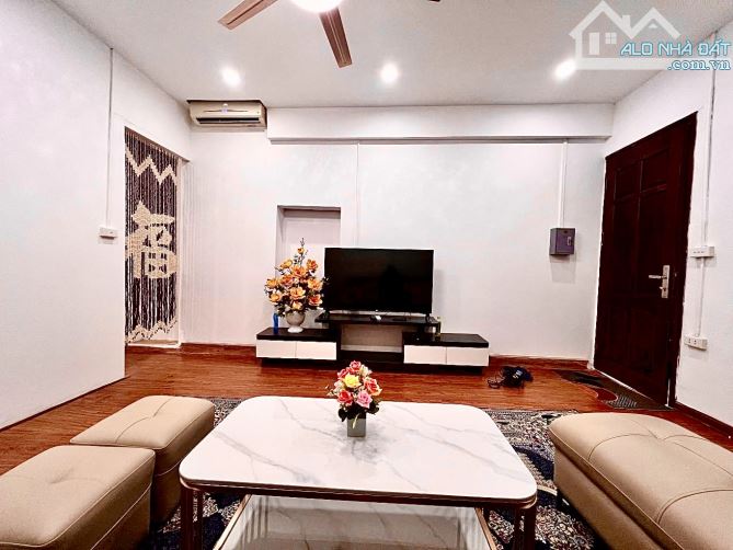 Bán nhà tập thể phố vũ trọng phụng phòng ngủ nào có cửa sổ thoáng mát - 1