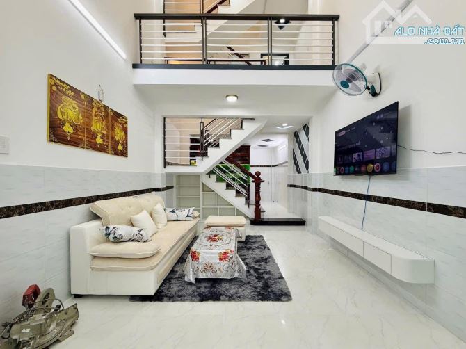 CẦN BÁN NHÀ ĐƯỜNG NGUYỄN HỒNG ĐÀO, PHƯỜNG 14, TÂN BÌNH - GIÁ:3TỶ990/68,6M2 (4,8x14,3M) - 1
