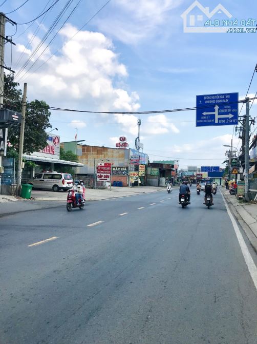 Bán nhà mặt tiền kinh doanh đường Hoàng Hữu Nam - DT 195m2(5*39), vuông đẹp. Giá đầu tư - 1