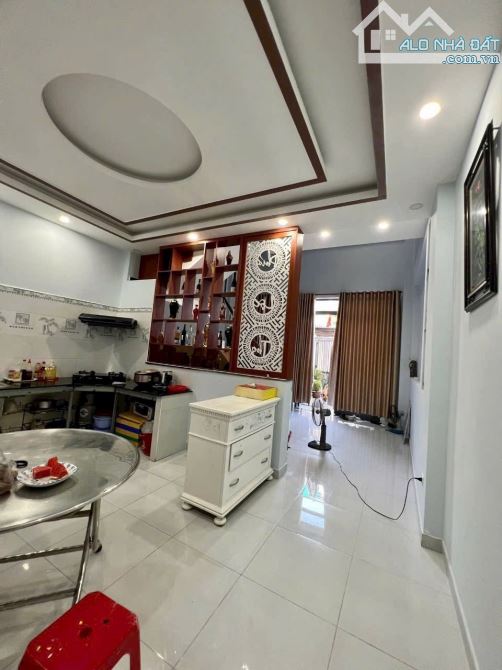 CHỦ GỞI BÁN NHÀ 1T1L (DT: 93M2) SỔ RIÊNG THỔ CƯ 100% ĐƯỜNG OTO. GIÁ CHỈ 2,7 TỶ - 1