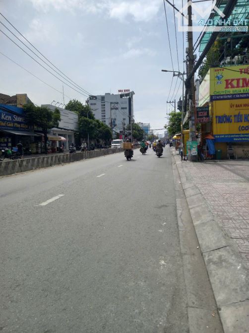 BÁN NHÀ DIỆN TÍCH LỚN, XÂY CHDV, HUỲNH TẤN PHÁT, QUÂN 7, 2 TẦNG, 213M2-5PN- GIÁ 12.7 TỶ - 1