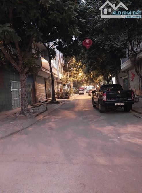 BÁN ĐẤT TẶNG NHÀ C4, KĐT DƯƠNG NỘI, HÀ ĐÔNG, DT 50M2, MT 4.4M, GIÁ 13.5 TỶ, 2 VỈA HÈ - 1