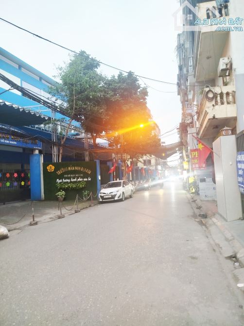 Cần bán gấp nhà đường Kim Giang 45m 4 tầng, ngõ thông, ô tô đỗ cửa chỉ 10.6 tỷ - 1