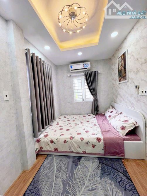 Bán nhà Đào Tấn  Chợ Hòa Bình p5q5 4x17m 6 tấm giá chỉ 11 tỷ - 1