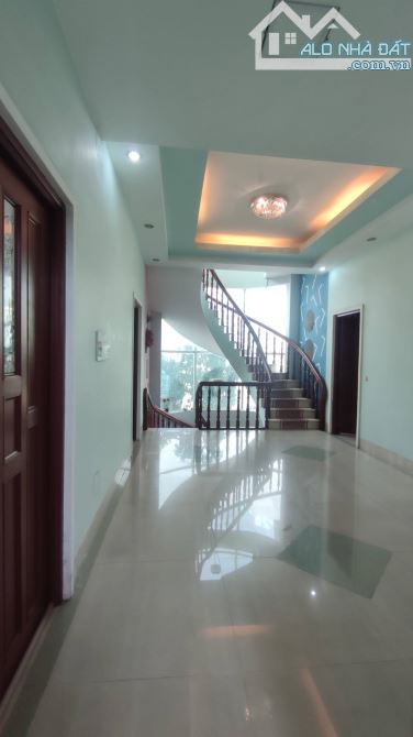 BÁN BIỆT THỰ SÂN VƯỜN - TÁM DANH - PHƯỜNG 4 - QUẬN 8 - GIÁ 32,8 TỶ - 1