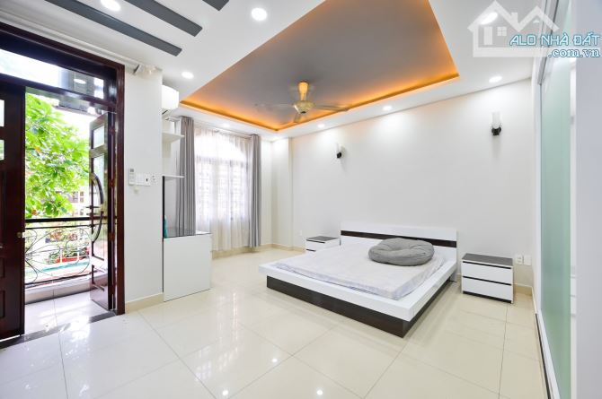 Bán nhà hẻm 89 Nguyễn Hồng Đào, HXH 8m thông Bàu Cát 1 - DT 4x17m - 5 tầng mới - 11.8 Tỷ - 1