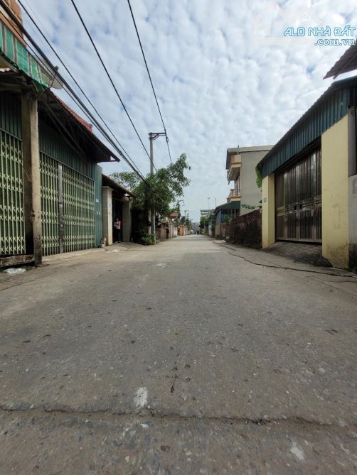 BÁN ĐẤT BÁT KHỐI. ĐÔNG DƯ. GIA LÂM . 70M. MT 4 5. Nhỉnh 4 ..tỷ - 1
