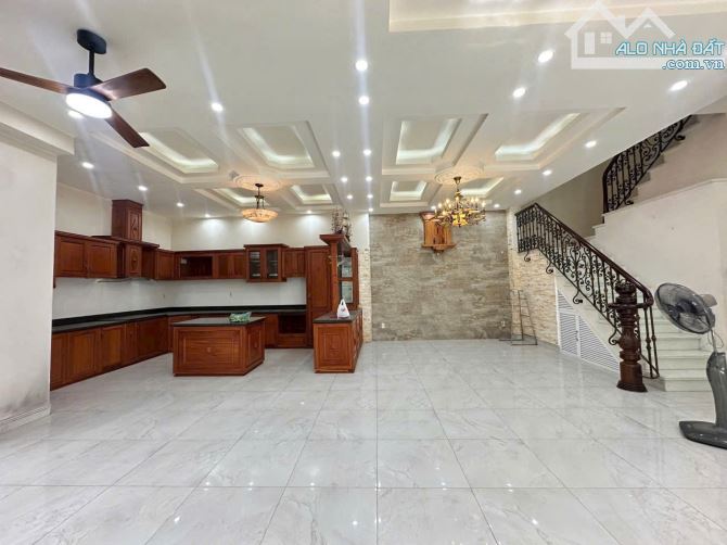 Giá 27 tỷ. BÁN BĐS HIẾM TẠI KHU D2D VÕ THỊ SÁU. 16x18m. 288m. Nhà 2 lầu. SHR - 1