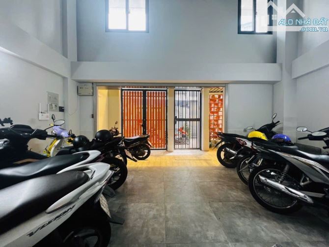 CẦN BÁN GẤP - CĂN HỘ DỊCH VỤ - DOANH THU CÓ SẴN - FULL NỘI THẤT XỊN XÒ - 1